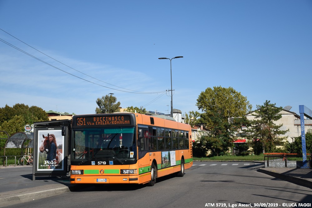 autobus cityclass atm 5719 milano linea 351