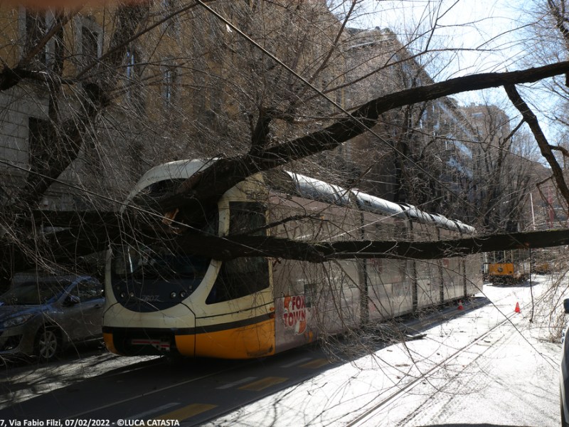 Forte vento a Milano: rimodulazioni e danni al servizio&nbsp;pubblico